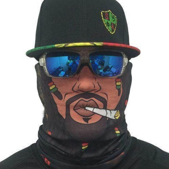 Face cover - Picture 2 of 2